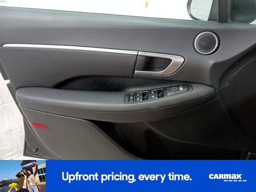 Black 2022 Hyundai SONATA SEL