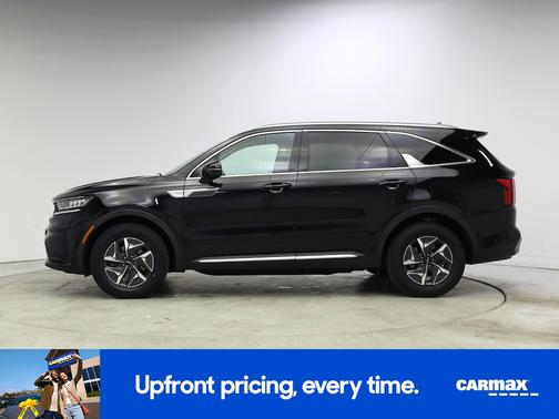 White 2023 Kia Sorento Hybrid EX