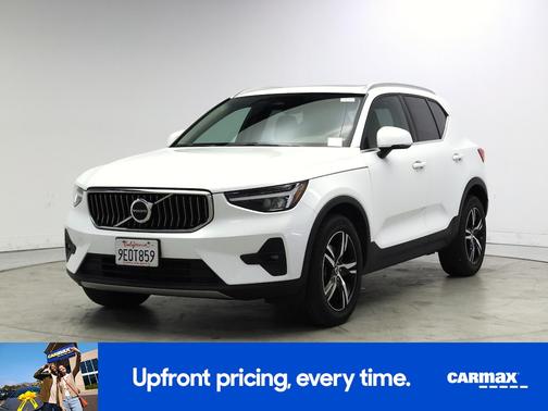 2023 Volvo XC40 B5 Plus Bright Theme