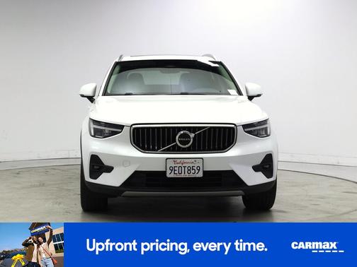 2023 Volvo XC40 B5 Plus Bright Theme