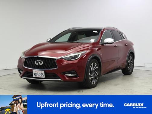 2017 INFINITI QX30 Premium
