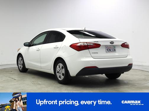 White 2016 Kia Forte LX
