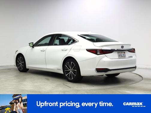 2022 Lexus ES 300h 