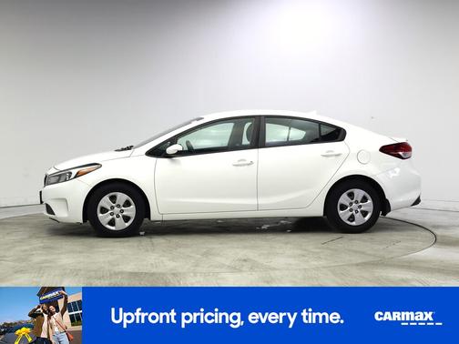 White 2018 Kia Forte LX