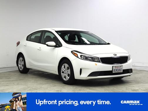 White 2018 Kia Forte LX