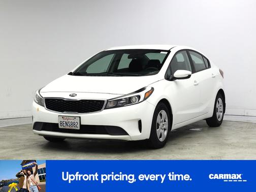 White 2018 Kia Forte LX