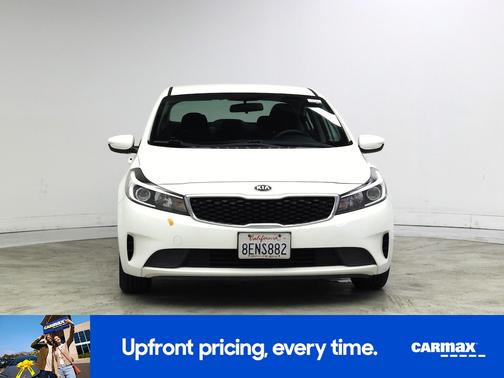 White 2018 Kia Forte LX