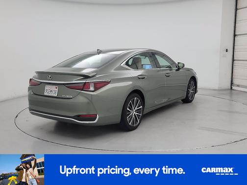 2025 Lexus ES 300h 