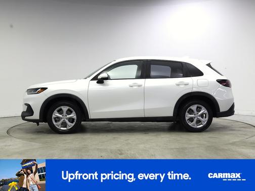 White 2023 Honda HR-V LX