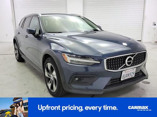 2021 Volvo V60 Cross Country T5