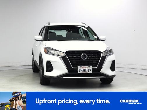 White 2021 Nissan Kicks SV