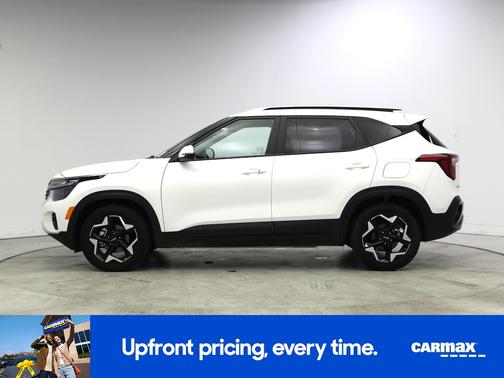 White 2025 Kia Seltos S