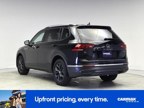 Black 2022 Volkswagen Tiguan SE