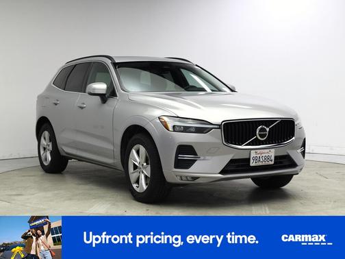 2022 Volvo XC60 B5 Momentum
