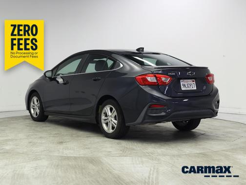 Gray 2018 Chevrolet Cruze LT
