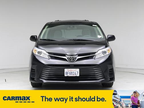 2018 Toyota Sienna LE