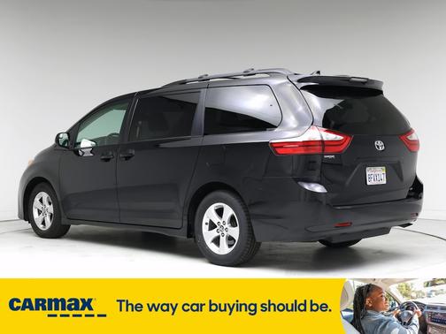 2018 Toyota Sienna LE