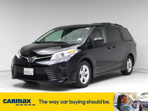 2018 Toyota Sienna LE