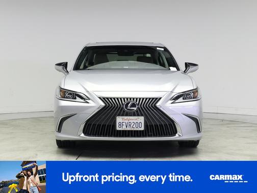 2019 Lexus ES 300h Luxury