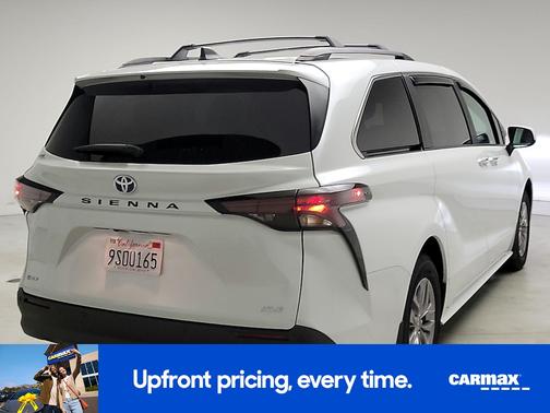 2025 Toyota Sienna XLE