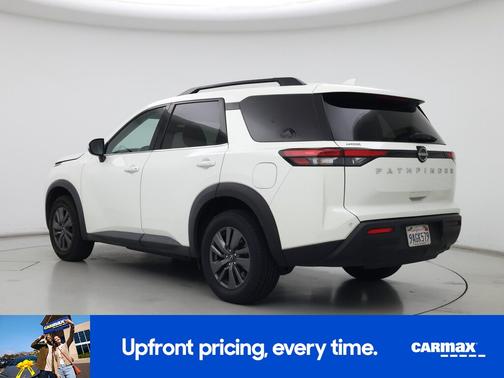 2022 Nissan Pathfinder SV