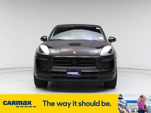 2023 Porsche Macan T