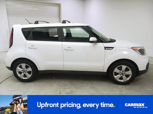 White 2018 Kia Soul