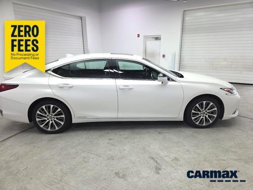 White 2021 Lexus ES 300h Luxury
