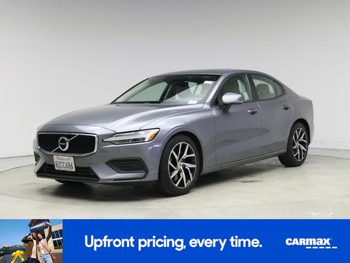 2020 Volvo S60 T6 Momentum