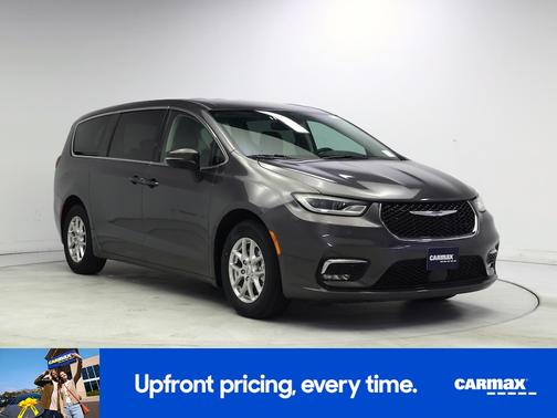Gray 2023 Chrysler Pacifica Touring L