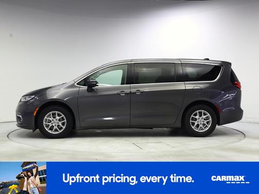 Gray 2023 Chrysler Pacifica Touring L