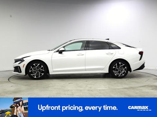 White 2025 Kia K5 EX