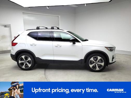 2023 Volvo XC40 B4 Ultimate Dark Theme