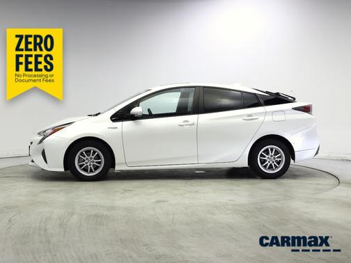White 2018 Toyota Prius Four