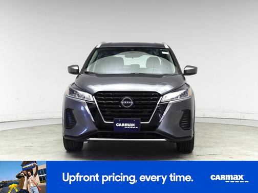 Gray 2024 Nissan Kicks SV