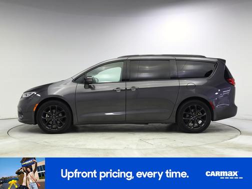 Gray 2021 Chrysler Pacifica Touring L