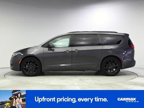 Gray 2021 Chrysler Pacifica Touring L