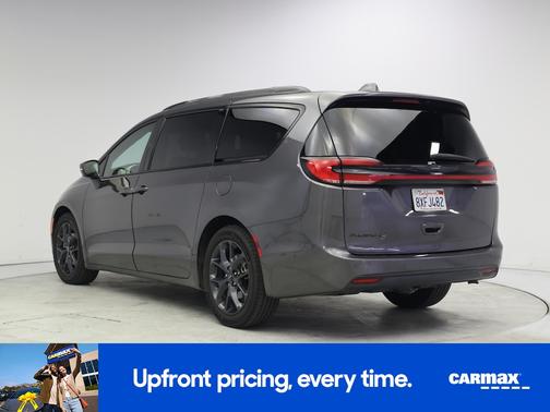 Gray 2021 Chrysler Pacifica Touring L