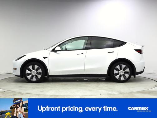 White 2023 Tesla Model Y