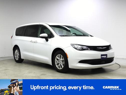 2022 Chrysler Voyager LX