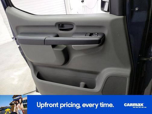 2016 Nissan NV Passenger NV3500 HD SV