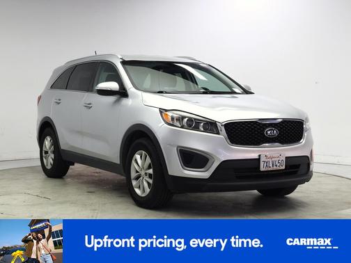 Silver 2017 Kia Sorento LX