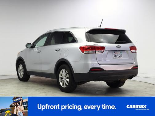 Silver 2017 Kia Sorento LX
