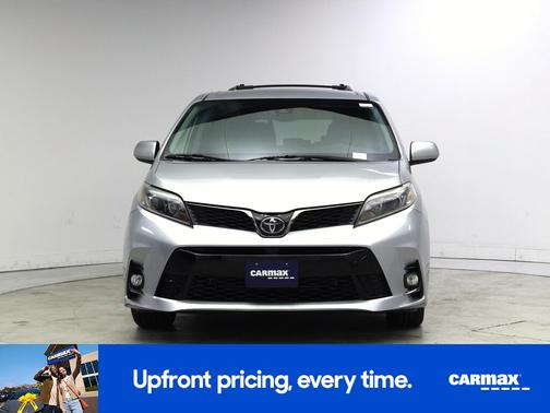 2019 Toyota Sienna SE
