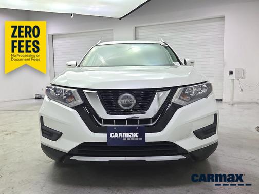 White 2018 Nissan Rogue SV