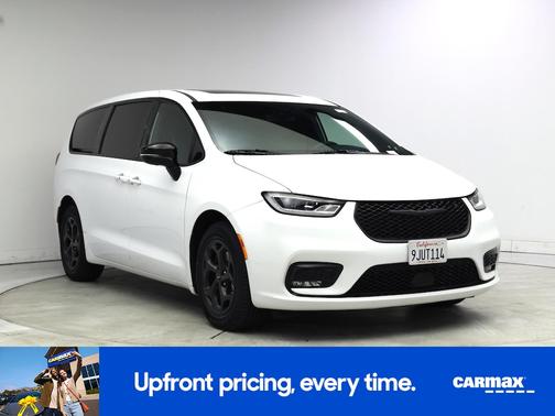 White 2023 Chrysler Pacifica Hybrid Limited