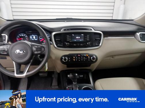 Burgundy 2017 Kia Sorento LX