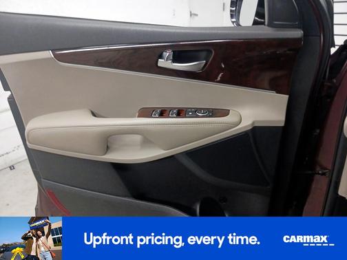 Burgundy 2017 Kia Sorento LX
