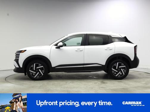 White 2025 Nissan Kicks SV