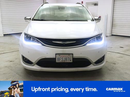 White 2018 Chrysler Pacifica Hybrid Limited